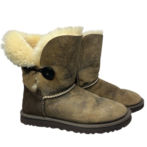 Ugg Australia Beige Bailey Button Bomber 5838 Sherling Boots Size 7 - Picture 1 of 13
